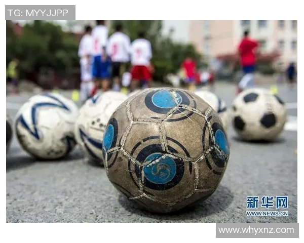 花式踢足球明星的魅力与技艺揭秘，谁是当今最耀眼的球场艺术家